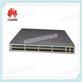 Port du commutateur 48-Port 10GE SFP+ 4 de CE6810-48S4Q-LI Huawei 40GE QSFP+ sans fan/module d'alimentation