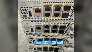 C8300-2N2S-6T, routeur Cisco C8300, 6x1GE/2 SM/2 NIM