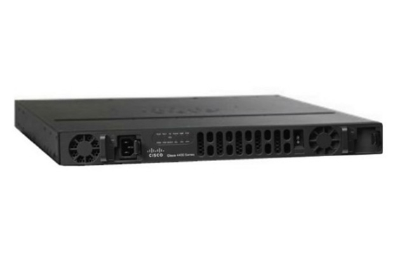ISR4431-V/K9 Cisco ISR 4431 (4GE,3NIM,8G FLASH,4G DRAM,VOIP) débit du système de 500 Mbps à 1 Gbps, 4 ports WAN/LAN