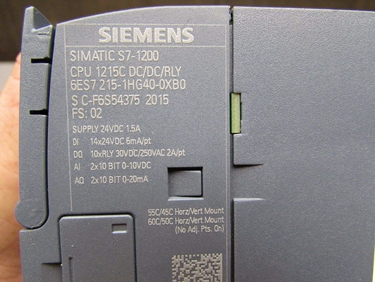 Le module de Siemens 6ES7 215-1AG40-0XB0 nouveau dans la livraison originale de paquet pour cet article est de 2 ou 3 semaines
