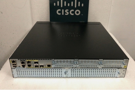 ISR4351-VSEC/K9 Cisco ISR 4351 Bundle avec UC & Sec Lic PVDM4-64 CUBE-25 qui prend en charge 3 emplacements pour les modules d'interface réseau (NIM)
