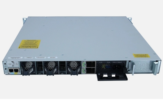 Cisco Catalyst 9300L Commutateur à 48 ports Liens vers le haut fixes PoE+ 4X1G Liens vers le haut réseau Avantage C9300L-48P-4G-A