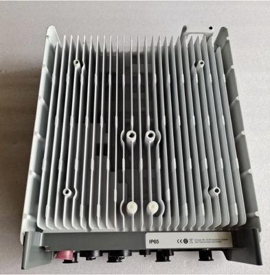 Ericsson RRU 4428 B3 Dimension interne 420 mm*335 mm*125 mm Conception