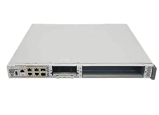 C8300-1N1S-4T2X - Cisco Catalyst 8300 Série Plateformes de bord Série C8300 1RU w/ 10G WAN (1 fente SM et 1 fente NIM, et 2 ports Ethernet 10 Gigabit et 4 ports Ethernet 1 Gigabit)