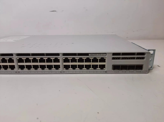 Cisco C9200L-48P-4G-E Commutateur PoE+ à 48 ports avec 4x1G Uplinks
