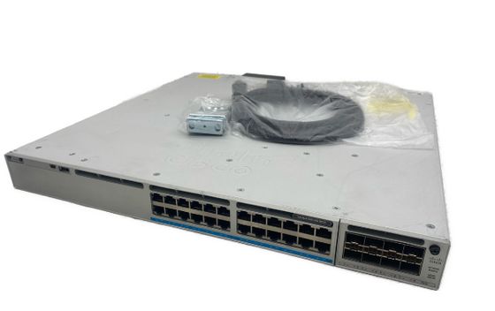 C9300-24UX-A Catalyseur 9300 24 ports 10G/mGig cuivre avec avantage de réseau UPOE Uplink modulaire