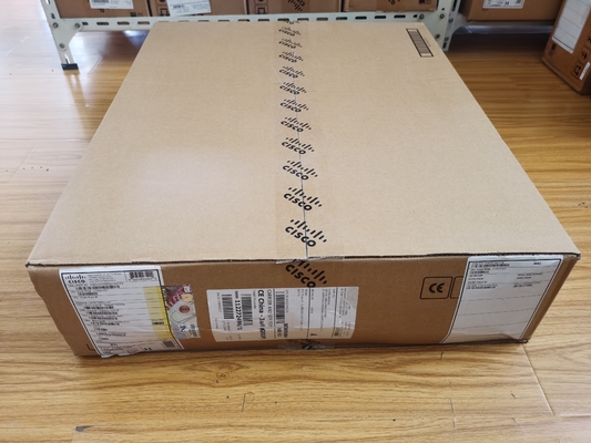 Cisco Catalyst C9500-16X-E 16-Port 10G Switch avec licence NW Essentials