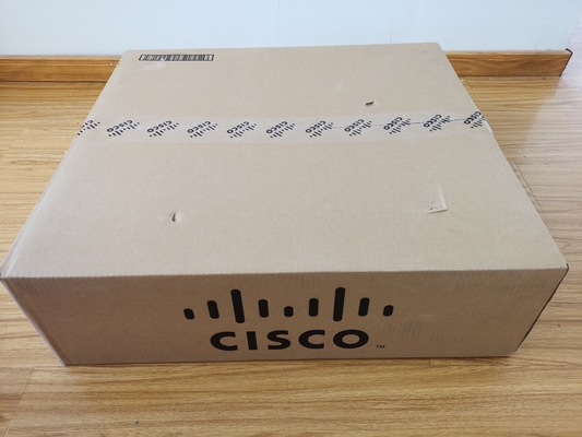 Le commutateur Cisco C9500-48Y4C-A Catalyst 9500 à 48 ports 25G