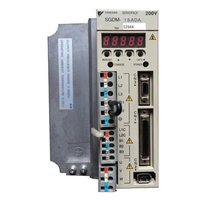 SGDM - 15ADA-Amplificateur servo série Yaskawa Sigma II 1,5 kW 200 V CA