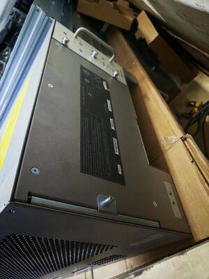 Routeur Cisco ASR-9904 avec configuration de carte de ligne de service Edge (BRAS) 2x10G/IG