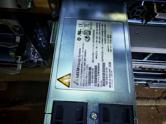 Routeur Cisco ASR-9904 avec configuration de carte de ligne de service Edge (BRAS) 2x10G/IG