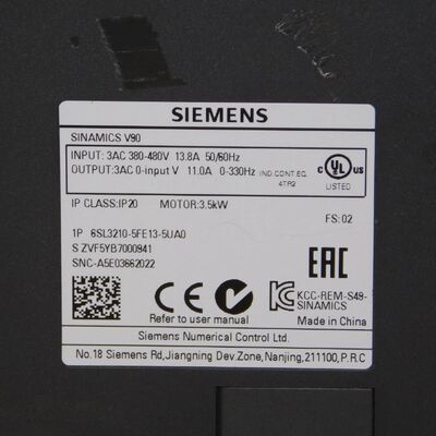 Siemens 6SL3210-5FE13-5UA0 SINAMICS V90 Servo Drive avec 3,5 kW de puissance, entrée 380-480 V AC et protection IP20