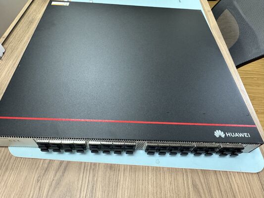 CE8875-24BQ8DQ-B Commutateur de centre de données, 24 × 200GE QSFP56, 8 × 400GE QSFP-DD, 16 Tbps, 2400 Mpps, géré