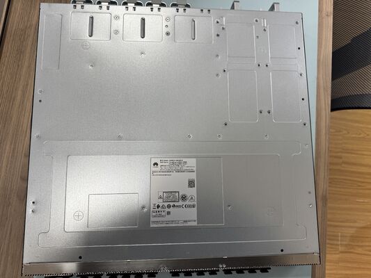 CE8875-24BQ8DQ-B Commutateur de centre de données, 24 × 200GE QSFP56, 8 × 400GE QSFP-DD, 16 Tbps, 2400 Mpps, géré