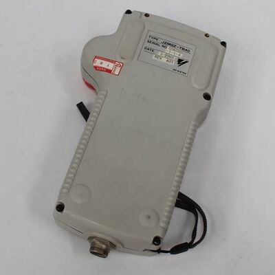 Yaskawa JZMQZ-TB40 Robot Teach Pendant avec écran LCD couleur, système Windows CE et design ergonomique portable