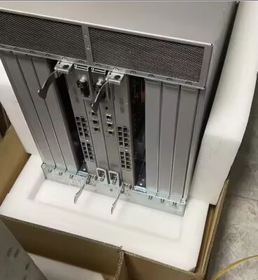 Brocade BR-DCX8518-B-0001 DCX 8510-8 commutateur directeur de dorsale SAN, 10,2 Tbit/s, 16G FC, offre groupée entreprise