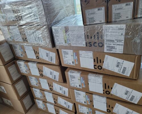 C1000-48P-4X-L Commutateur PoE+ Gigabit géré, Ports PoE 48×1G 4×10G SFP+ Uplinks, Budget PoE 370W pour les entreprises et les PME