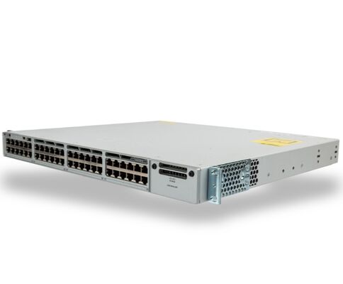 Cisco Catalyst 9300 Switch avec 48 ports UPOE 256 Gbps Capacité de commutation et puffer profond pour les réseaux à haute densité